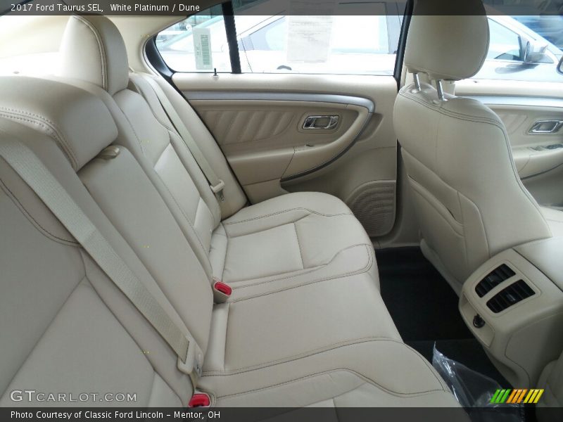 White Platinum / Dune 2017 Ford Taurus SEL
