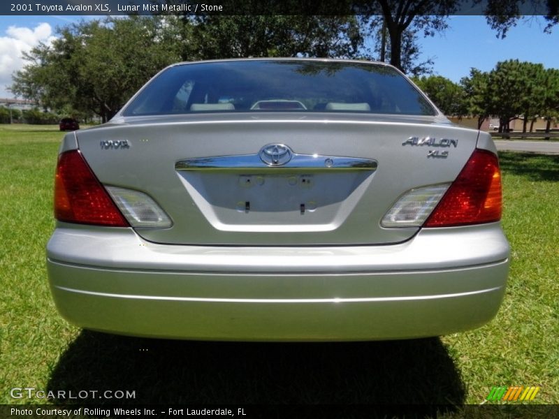 Lunar Mist Metallic / Stone 2001 Toyota Avalon XLS