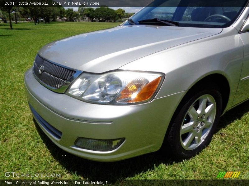 Lunar Mist Metallic / Stone 2001 Toyota Avalon XLS