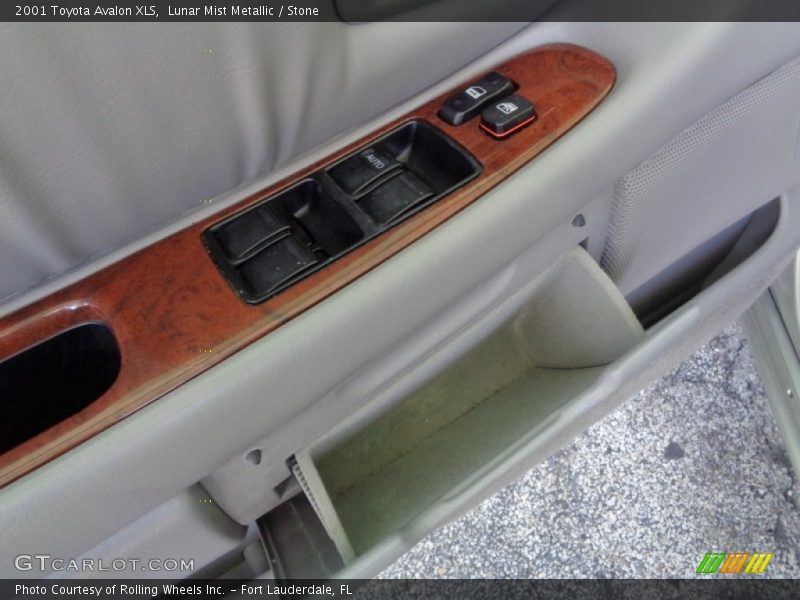 Lunar Mist Metallic / Stone 2001 Toyota Avalon XLS