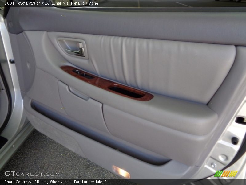 Lunar Mist Metallic / Stone 2001 Toyota Avalon XLS