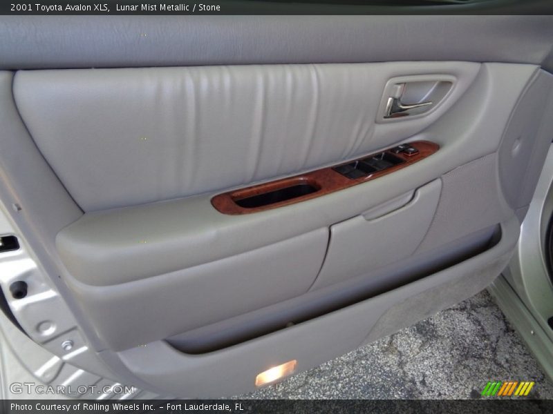 Lunar Mist Metallic / Stone 2001 Toyota Avalon XLS
