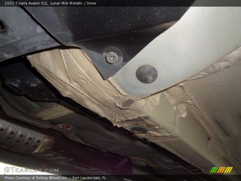 Lunar Mist Metallic / Stone 2001 Toyota Avalon XLS