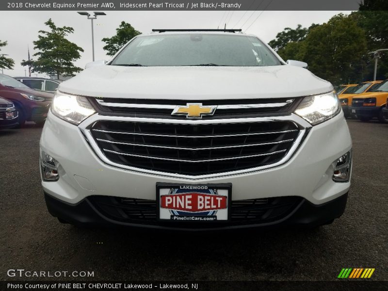 Iridescent Pearl Tricoat / Jet Black/­Brandy 2018 Chevrolet Equinox Premier AWD