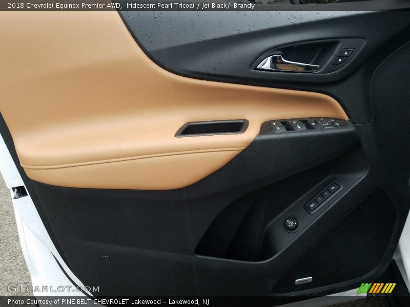Iridescent Pearl Tricoat / Jet Black/­Brandy 2018 Chevrolet Equinox Premier AWD