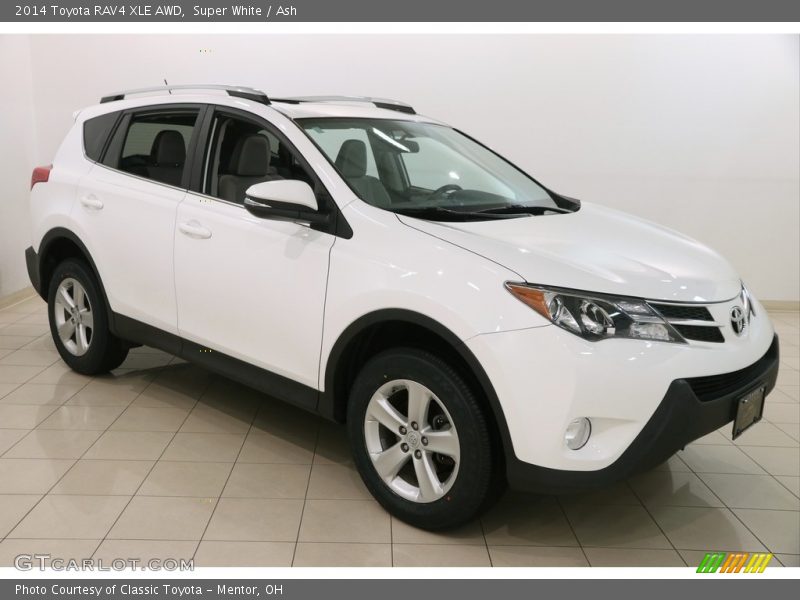 Super White / Ash 2014 Toyota RAV4 XLE AWD