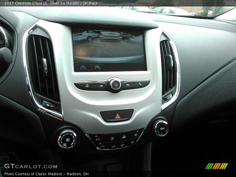Silver Ice Metallic / Jet Black 2017 Chevrolet Cruze LS