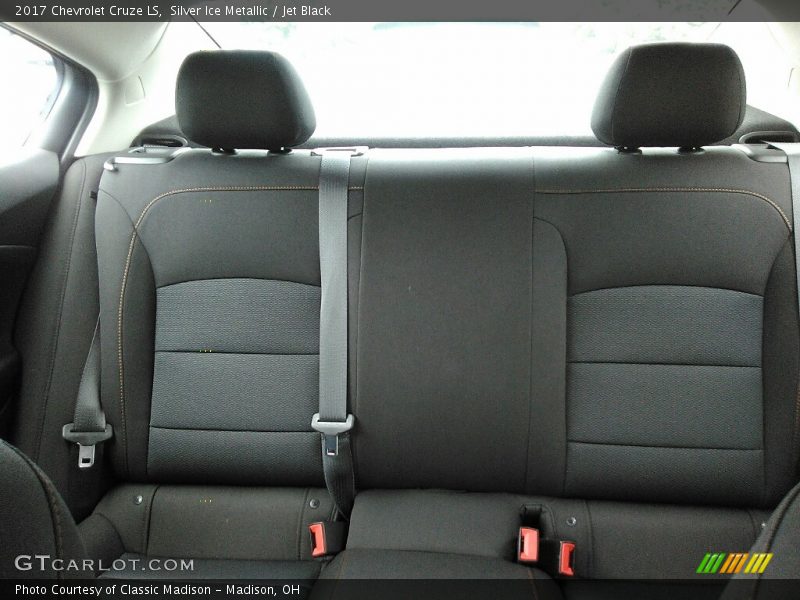 Silver Ice Metallic / Jet Black 2017 Chevrolet Cruze LS