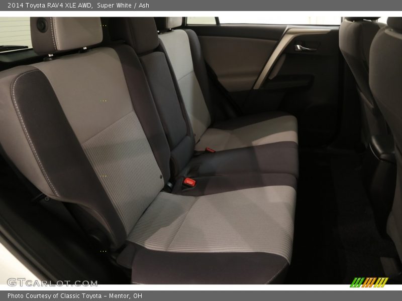 Super White / Ash 2014 Toyota RAV4 XLE AWD
