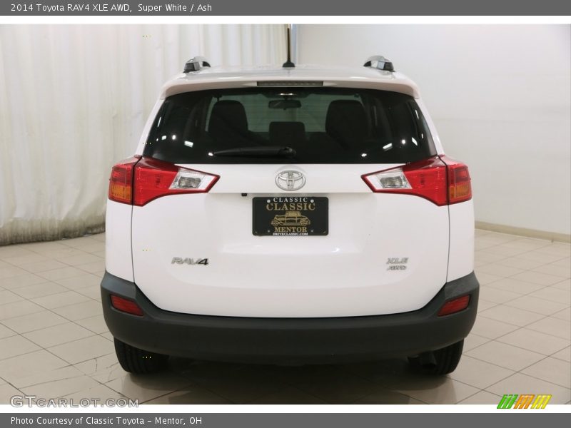 Super White / Ash 2014 Toyota RAV4 XLE AWD