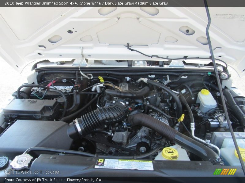 Stone White / Dark Slate Gray/Medium Slate Gray 2010 Jeep Wrangler Unlimited Sport 4x4