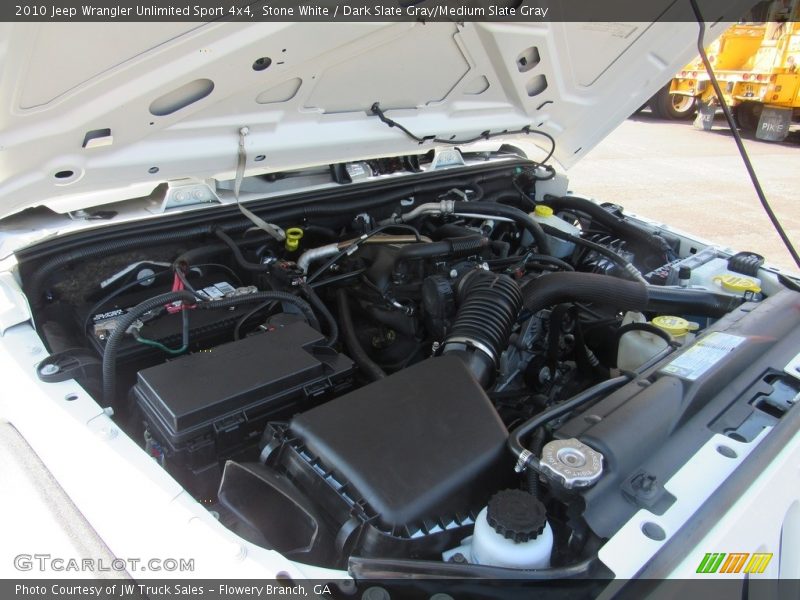 Stone White / Dark Slate Gray/Medium Slate Gray 2010 Jeep Wrangler Unlimited Sport 4x4