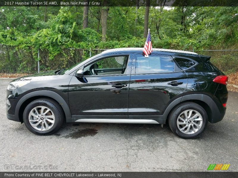 Black Noir Pearl / Gray 2017 Hyundai Tucson SE AWD