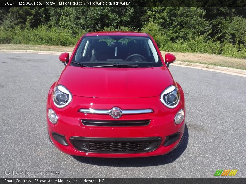 Rosso Passione (Red) / Nero/Grigio (Black/Gray) 2017 Fiat 500X Pop