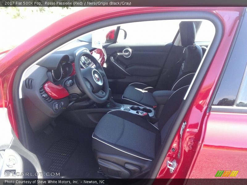 Rosso Passione (Red) / Nero/Grigio (Black/Gray) 2017 Fiat 500X Pop