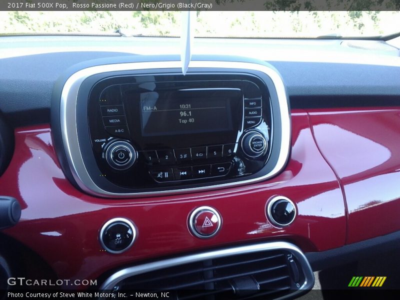 Rosso Passione (Red) / Nero/Grigio (Black/Gray) 2017 Fiat 500X Pop