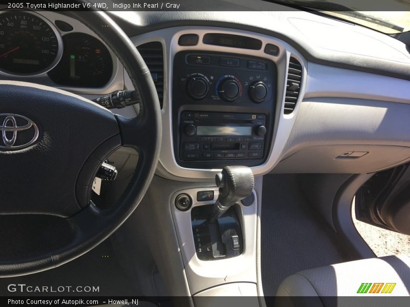 Indigo Ink Pearl / Gray 2005 Toyota Highlander V6 4WD