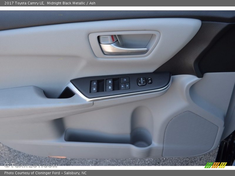 Midnight Black Metallic / Ash 2017 Toyota Camry LE