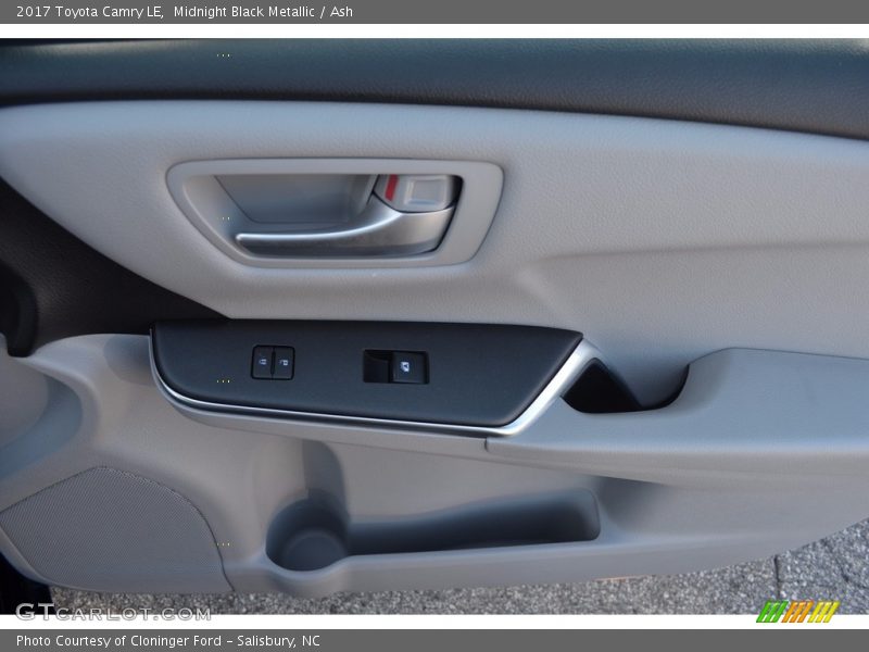 Midnight Black Metallic / Ash 2017 Toyota Camry LE