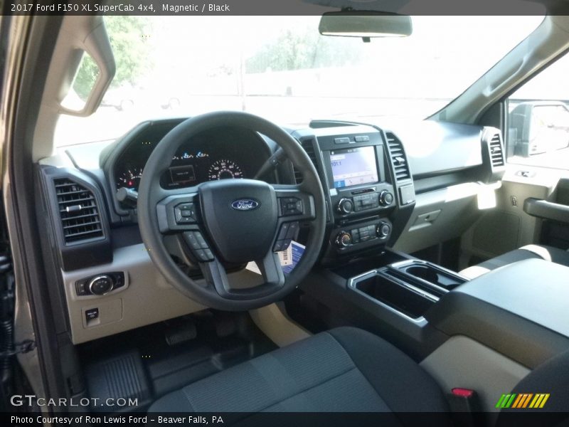 Magnetic / Black 2017 Ford F150 XL SuperCab 4x4