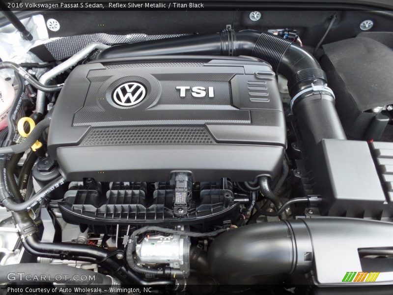 Reflex Silver Metallic / Titan Black 2016 Volkswagen Passat S Sedan
