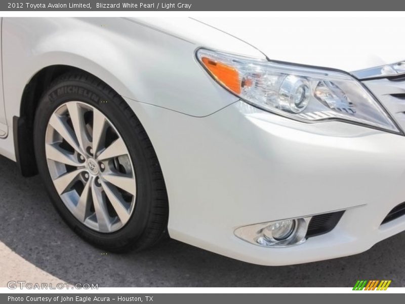 Blizzard White Pearl / Light Gray 2012 Toyota Avalon Limited