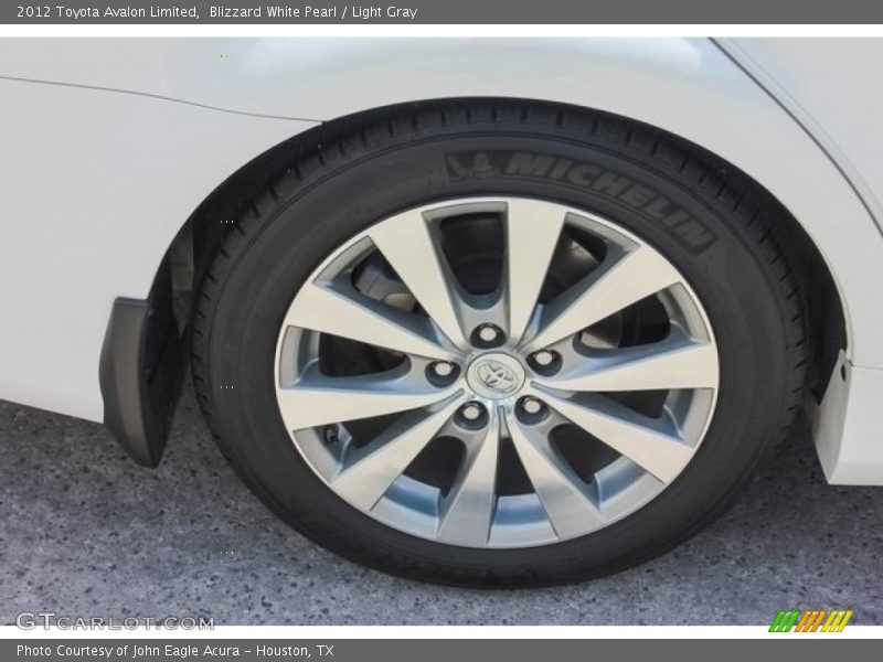 Blizzard White Pearl / Light Gray 2012 Toyota Avalon Limited