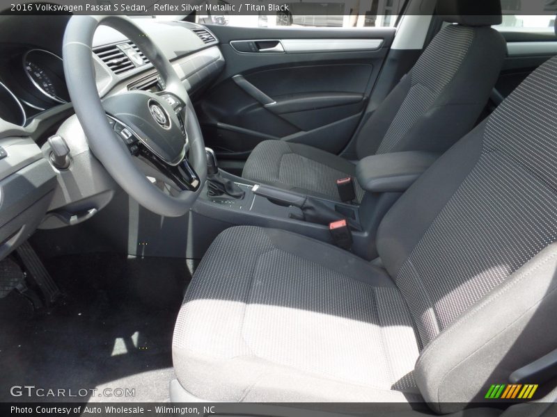 Reflex Silver Metallic / Titan Black 2016 Volkswagen Passat S Sedan