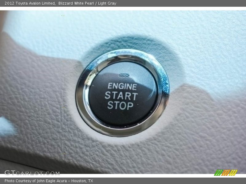 Blizzard White Pearl / Light Gray 2012 Toyota Avalon Limited