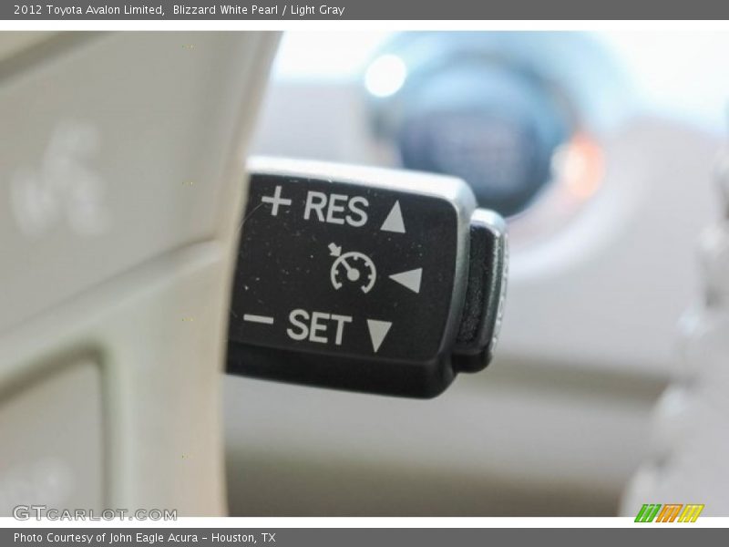 Blizzard White Pearl / Light Gray 2012 Toyota Avalon Limited