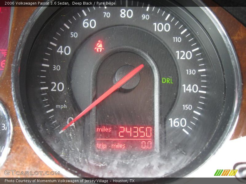 Deep Black / Pure Beige 2006 Volkswagen Passat 3.6 Sedan