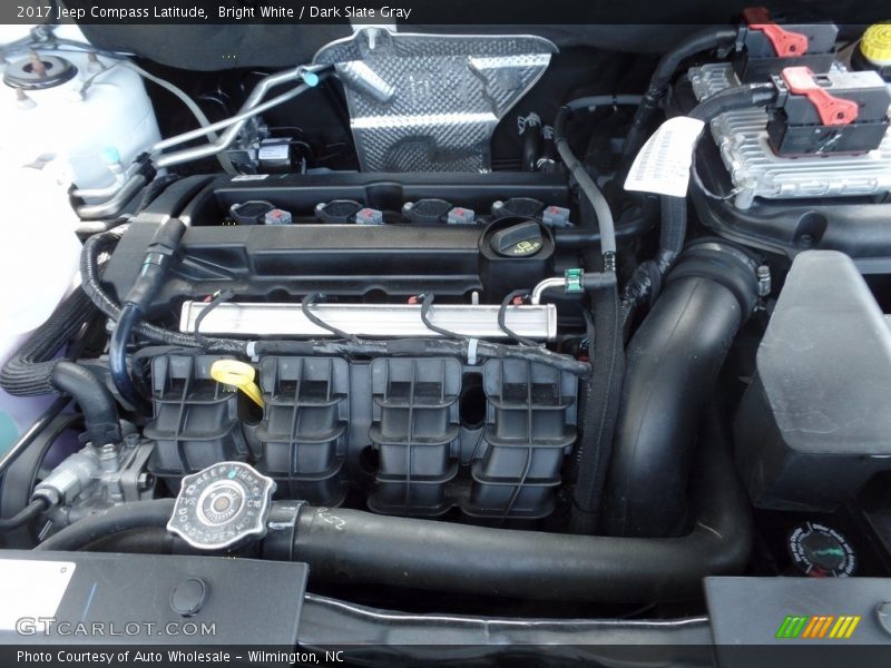Bright White / Dark Slate Gray 2017 Jeep Compass Latitude