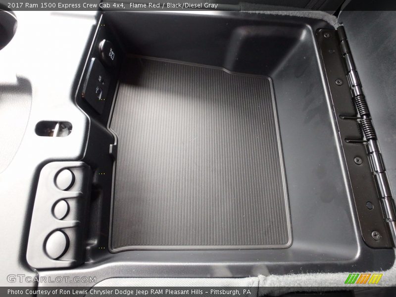 Flame Red / Black/Diesel Gray 2017 Ram 1500 Express Crew Cab 4x4