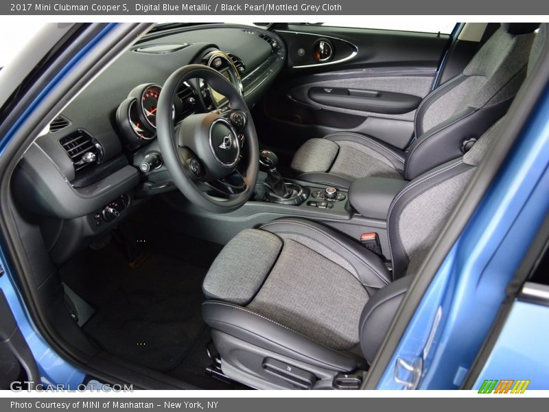  2017 Clubman Cooper S Black Pearl/Mottled Grey Cloth Interior