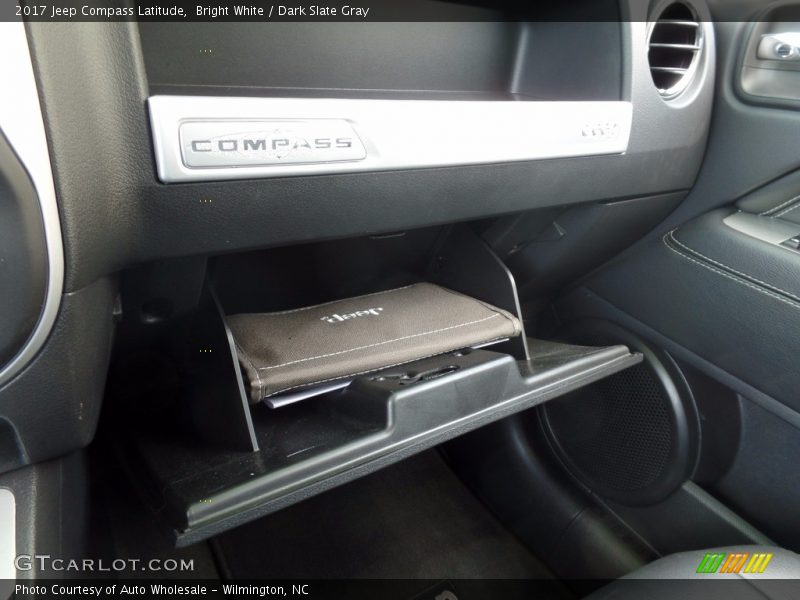 Bright White / Dark Slate Gray 2017 Jeep Compass Latitude