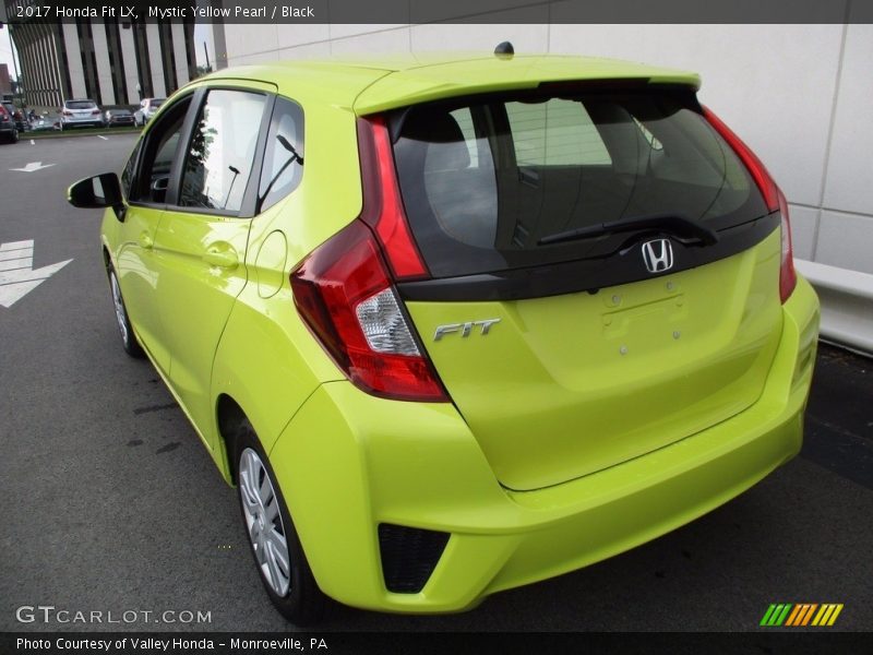 Mystic Yellow Pearl / Black 2017 Honda Fit LX