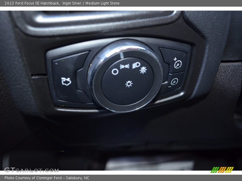 Ingot Silver / Medium Light Stone 2013 Ford Focus SE Hatchback