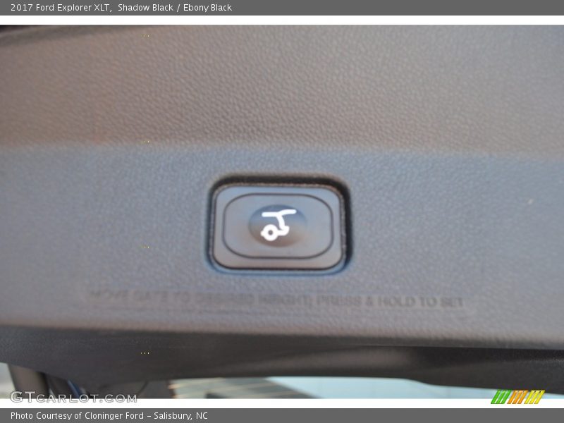 Shadow Black / Ebony Black 2017 Ford Explorer XLT