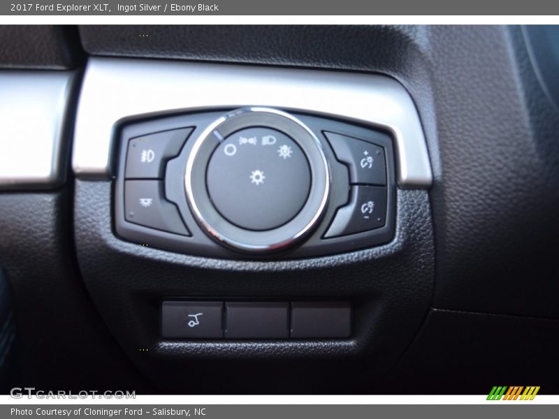 Ingot Silver / Ebony Black 2017 Ford Explorer XLT