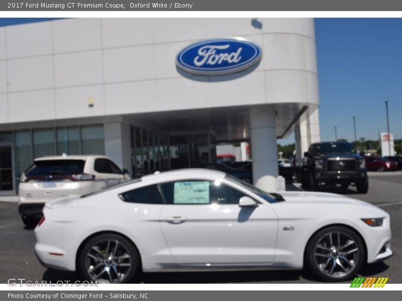 Oxford White / Ebony 2017 Ford Mustang GT Premium Coupe