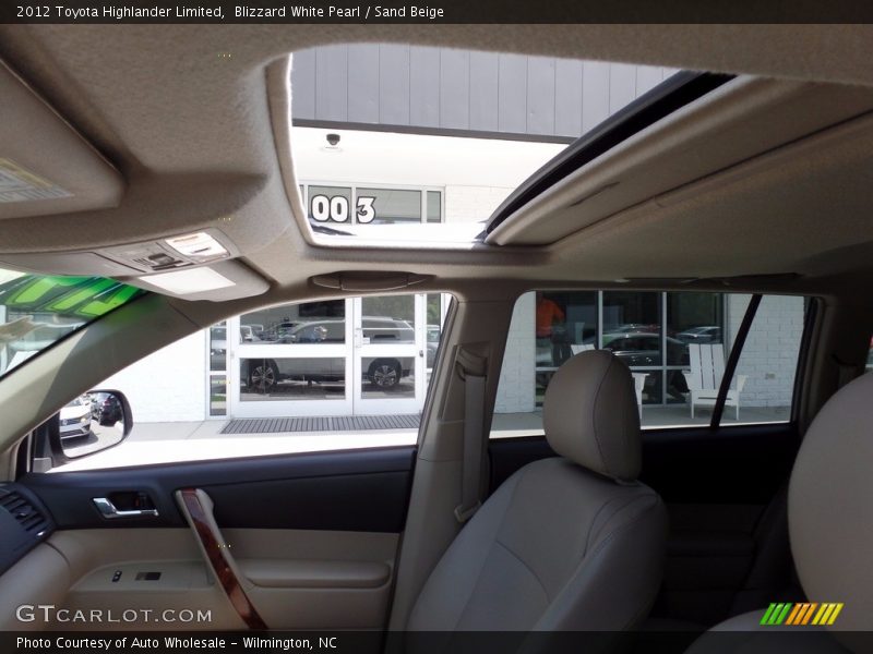 Blizzard White Pearl / Sand Beige 2012 Toyota Highlander Limited