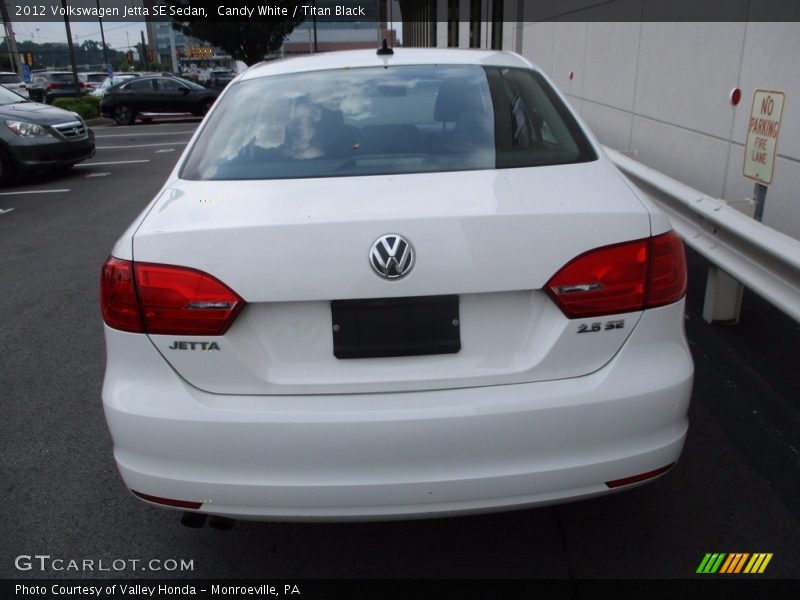 Candy White / Titan Black 2012 Volkswagen Jetta SE Sedan