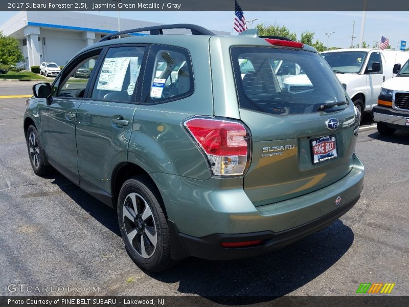 Jasmine Green Metallic / Gray 2017 Subaru Forester 2.5i