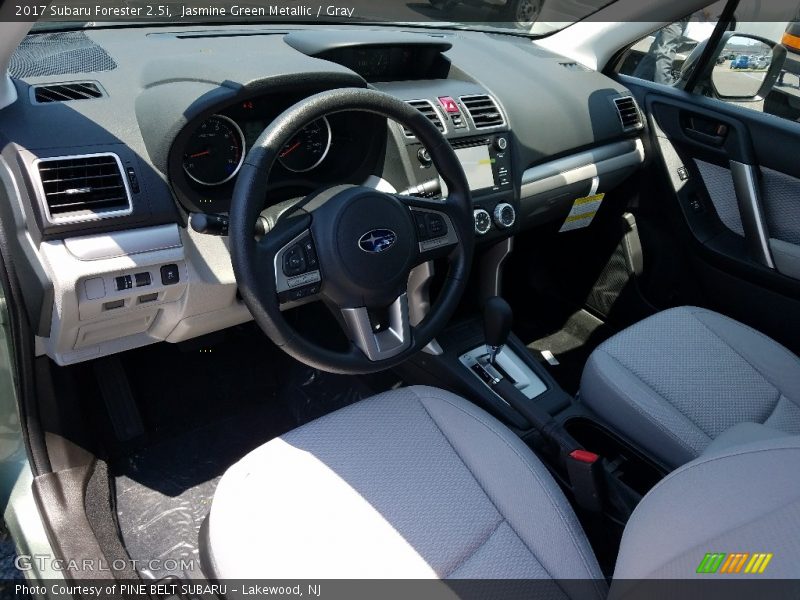Jasmine Green Metallic / Gray 2017 Subaru Forester 2.5i