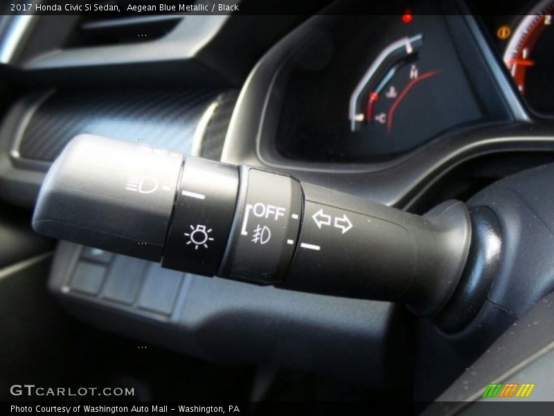 Controls of 2017 Civic Si Sedan