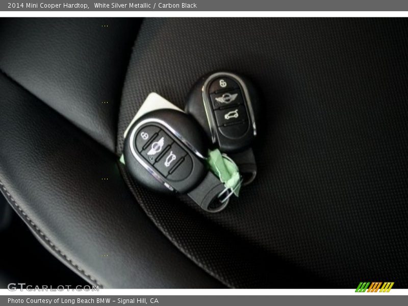 White Silver Metallic / Carbon Black 2014 Mini Cooper Hardtop