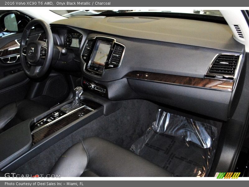 Onyx Black Metallic / Charcoal 2016 Volvo XC90 T6 AWD