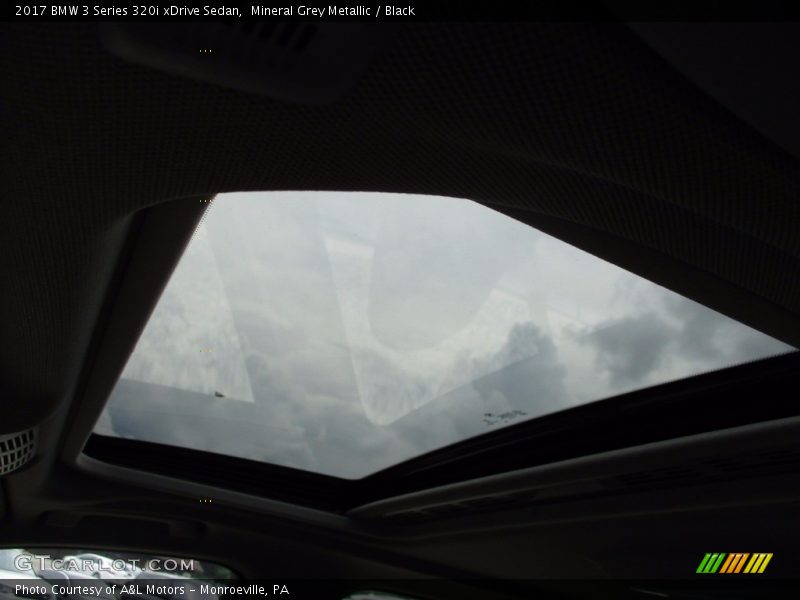 Mineral Grey Metallic / Black 2017 BMW 3 Series 320i xDrive Sedan