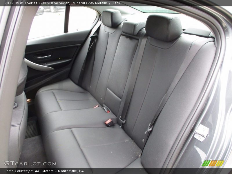 Mineral Grey Metallic / Black 2017 BMW 3 Series 320i xDrive Sedan