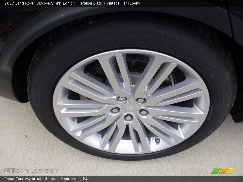 Farallon Black / Vintage Tan/Ebony 2017 Land Rover Discovery First Edition